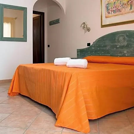 Hotel Idyllic Cala Viola Sleeps 2