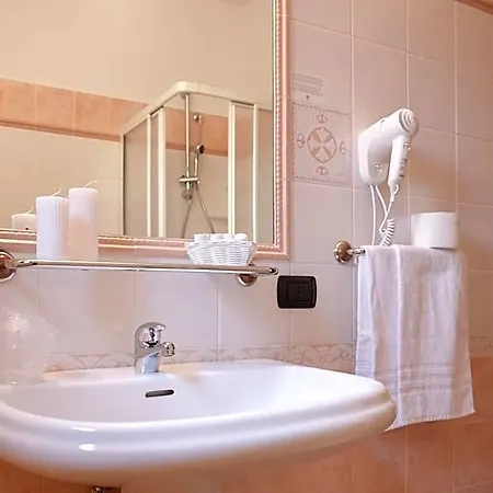 Idyllic Cala Viola Sleeps 2